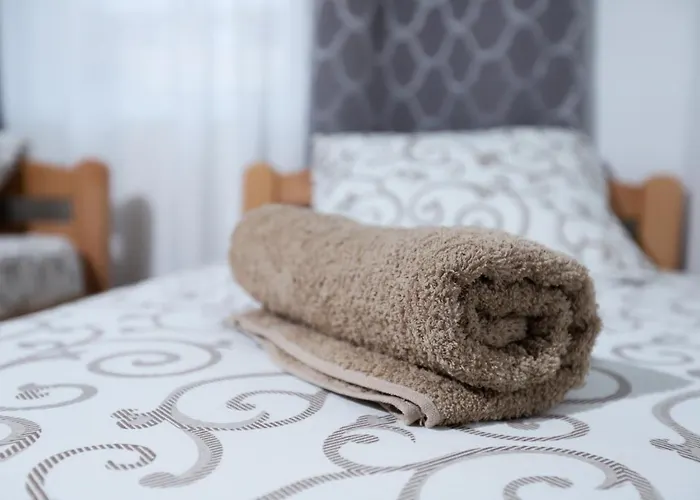 アパート Nera De Lux ベラ・ツルクバ