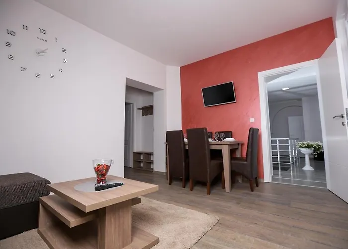 Nera De Lux * ベラ・ツルクバ