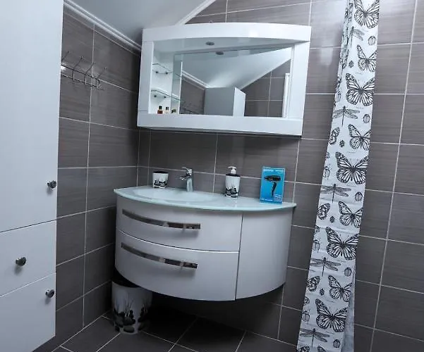 Nera De Lux * ベラ・ツルクバ