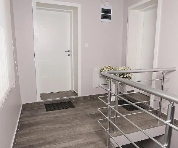 アパート Nera De Lux